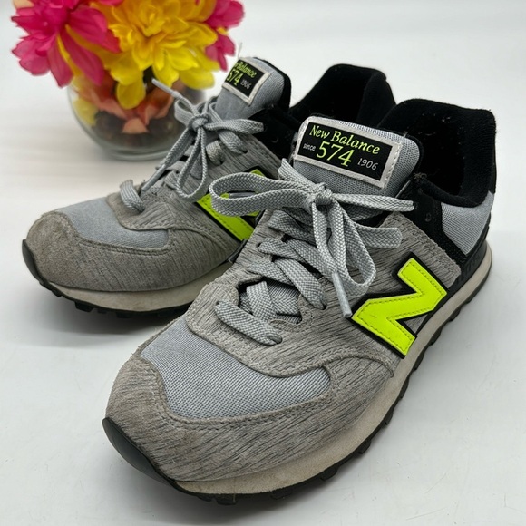 New Balance 574 Running Sneakers Size 8 SNK7028F - Picture 1 of 7